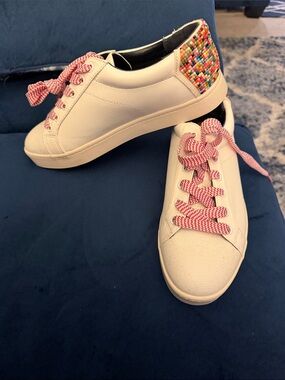 Women's White Casual Sneakers with Red & white Laces and Multicolor Heel Detail
